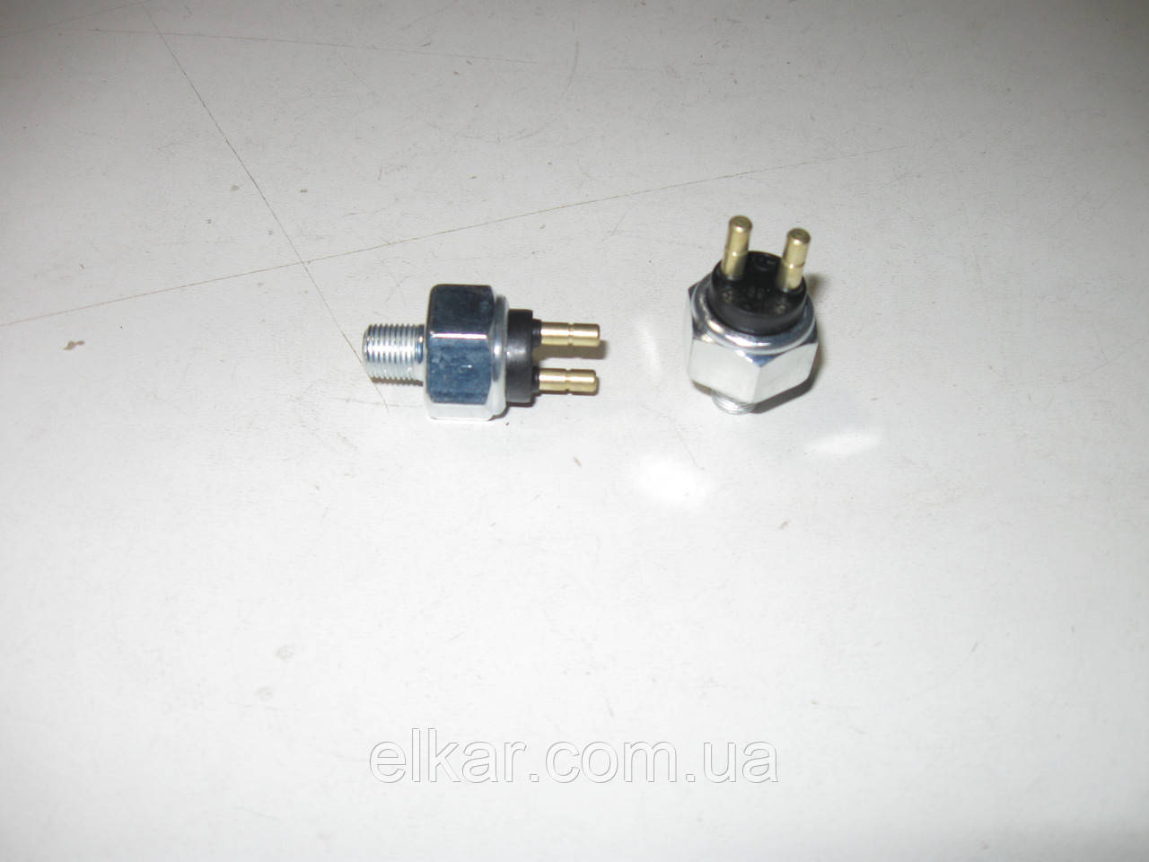 Вимикач сигналу гальмування  40П-3720010 (ВК12Б)