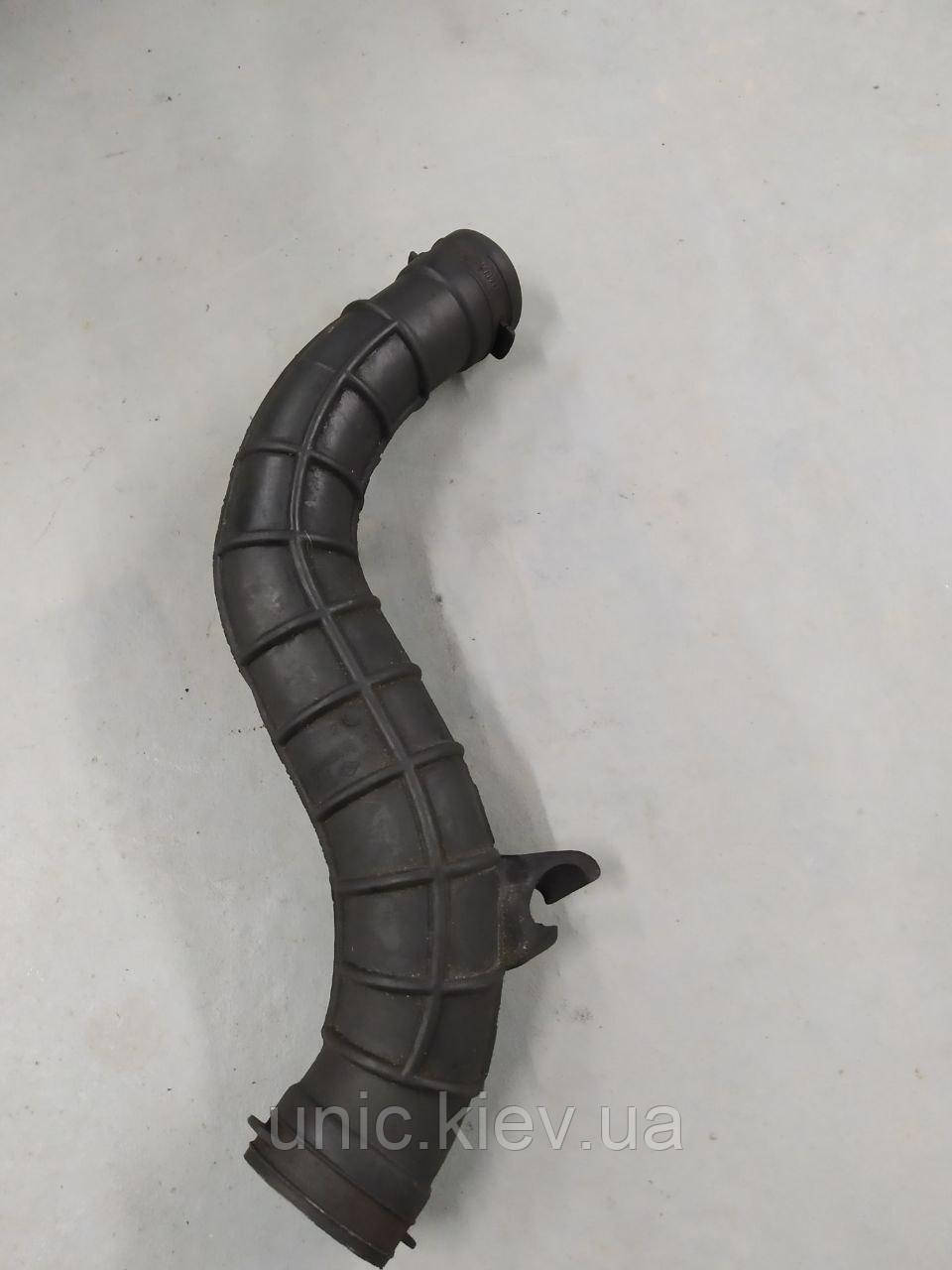 Патрубок повітряного фільтра Рено Еспейс IV Лагуна II 2,2 dci 8200026095 б/в