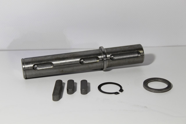 вихідний вал черв'ячного редуктора