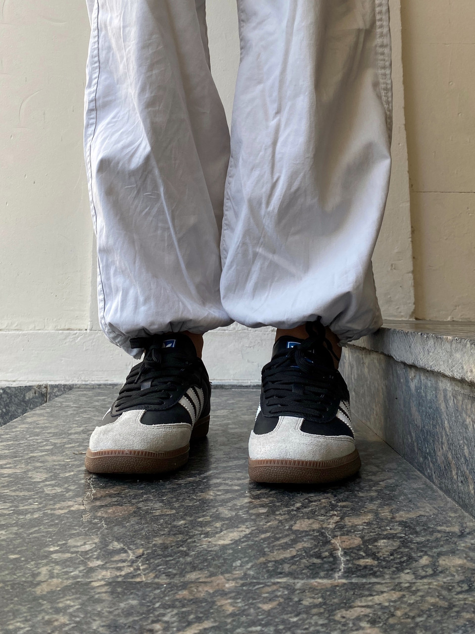 Adidas samba tongue best sale fold