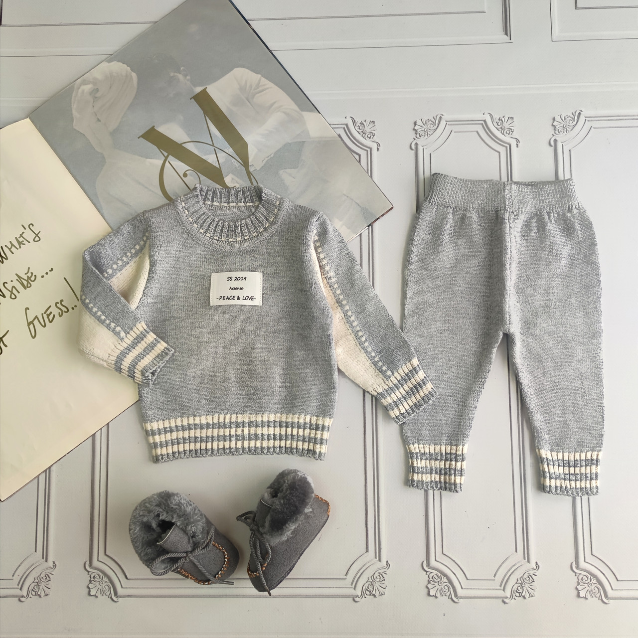 Дитячий сірий теплий в'язаний костюм для новонароджених