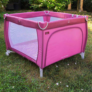 Манежі та ліжечка