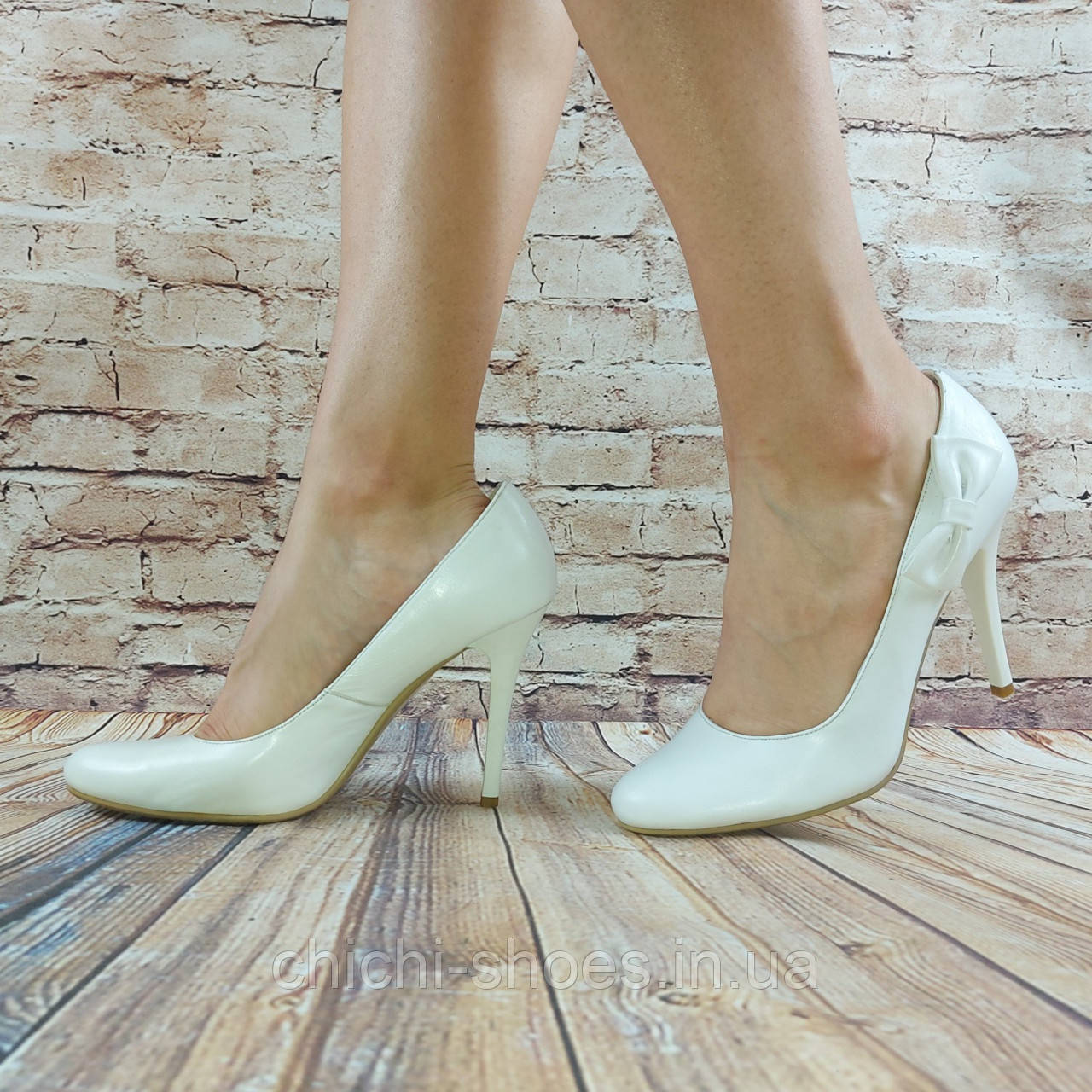Туфлі жіночі весільні білі шкіра Beletta 902-2, останній 41 розмір