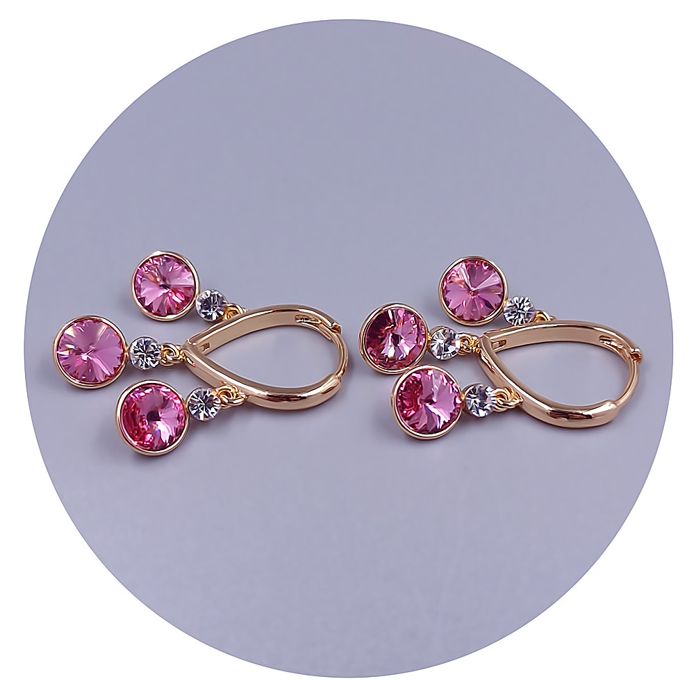 Сережки ХР. Позолота 18К. Камені: Swarovski рожевого кольору та білий циркон. Довжина: 27 мм, ширина: 15 мм