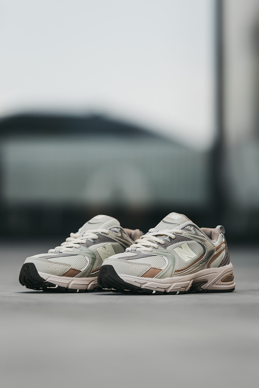 Стильні жіночі кросівки Нью Беленс 530. Модні кроси для дівчат New Balance 530.