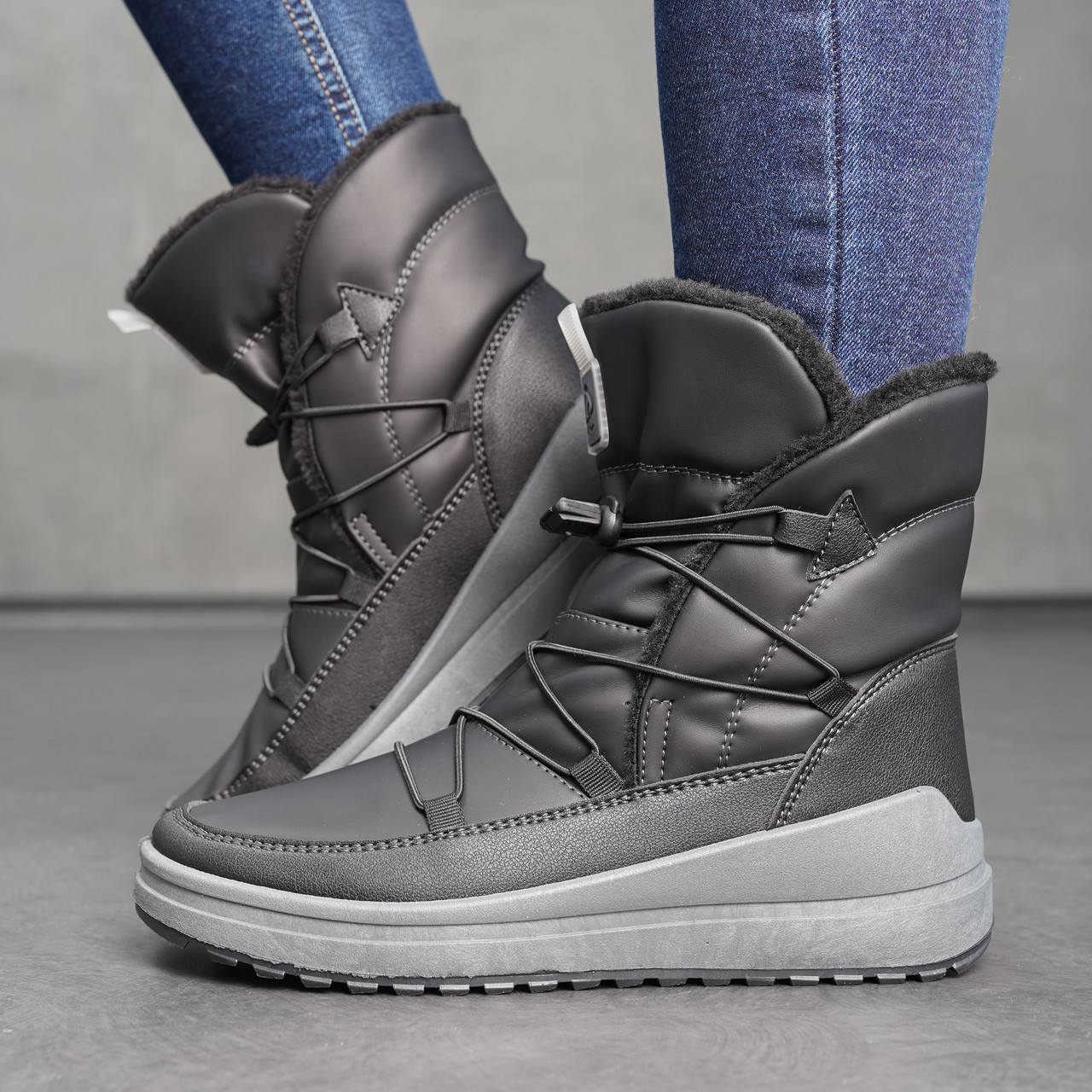 Жіночі зимові черевики на резинці