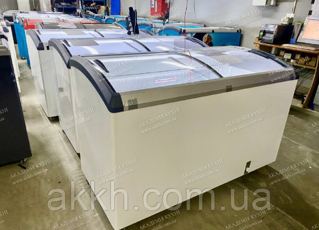 Фото Морозильный ларь со скошенным стеклом крышки Juka M200S