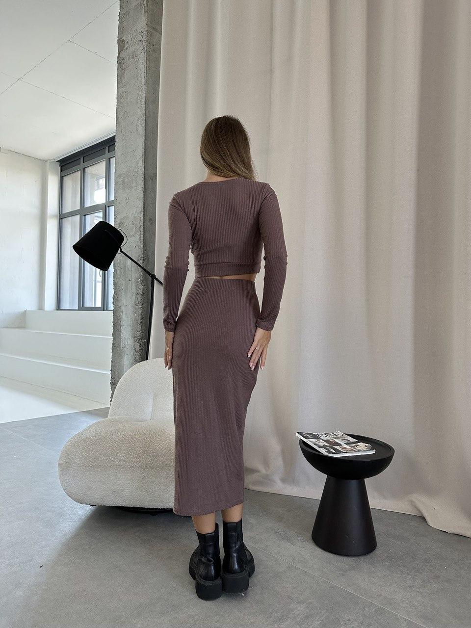 Женский стильный костюм юбка и топ с длинным рукавом в рубчик 48, Шоколад - фото 6 - id-p1939439037