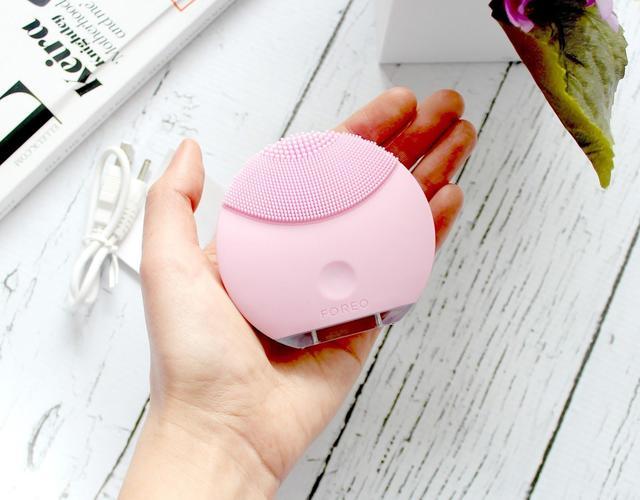 Foreo Luna mini 2 силіконова щіточка для чистки особи рожева. Акція !!! Пошкоджене зовнішнє пакування Лучшая цена, фото 1