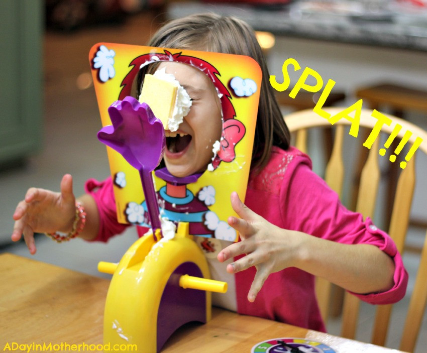 Pie Face Game. Гра Пиріг в обличчя