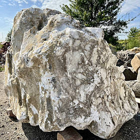 Валун мармуровий білий для ландшафтного дизайну