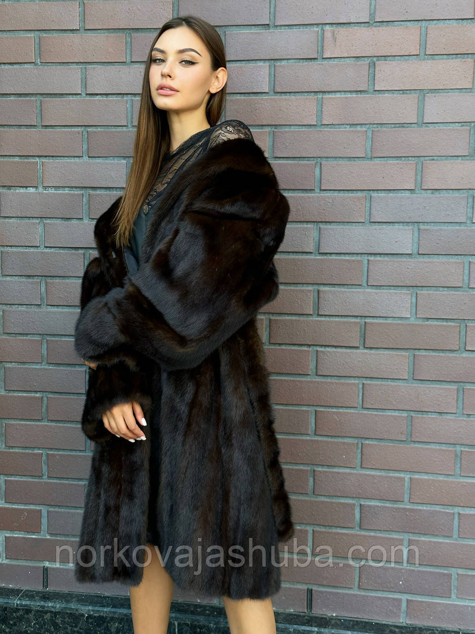 Жіноча норкова шуба — модель трапеція, розмір L  XL темно-коричневого кольору