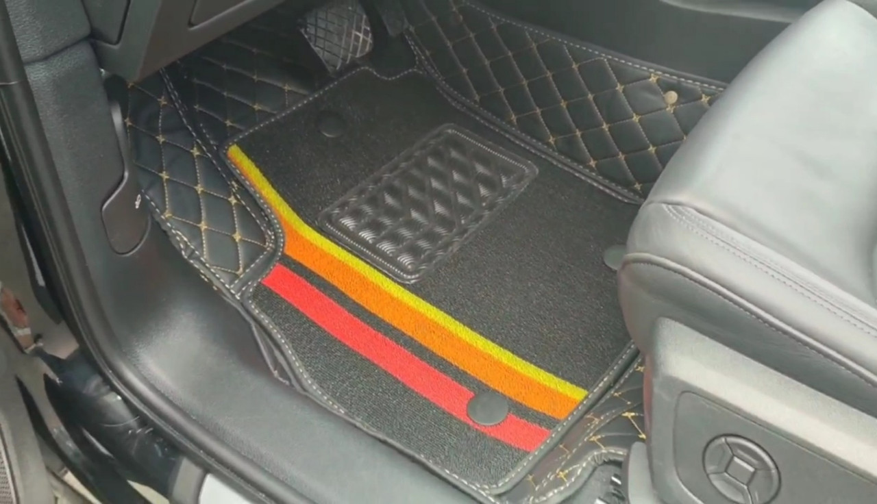 Автомобільні килимки SKOPA текстиль Audi Q3 2019+,чорні з кольоровими смужками ST-93