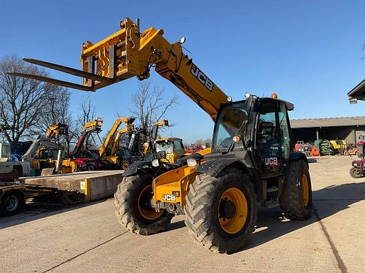 Екскаватор-навантажувач JCB 550-80, фото 2