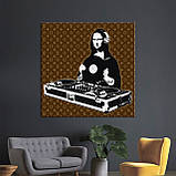 Яскрава та стильна квадратна картина для сучасного офісу Мона Ліза за діджейським пультом Луї Вітон, фото 2