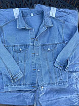 Класична базова жіноча джинсова куртка з кишенями на осінь, фото 2