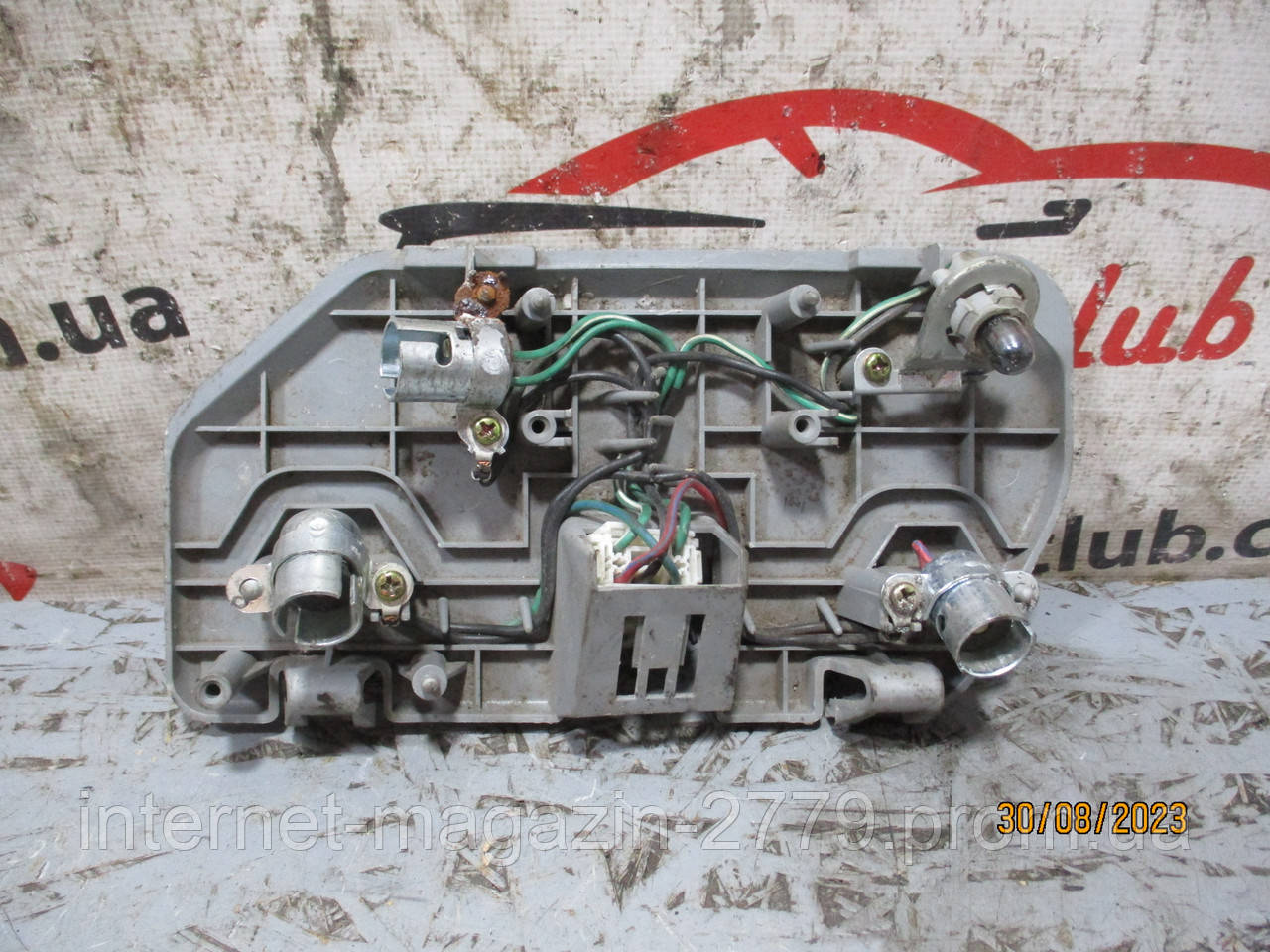 Задня кришка фонаря лівий, седан 0431511R 9997973 Galant 88-92r Mitsubishi, фото 1