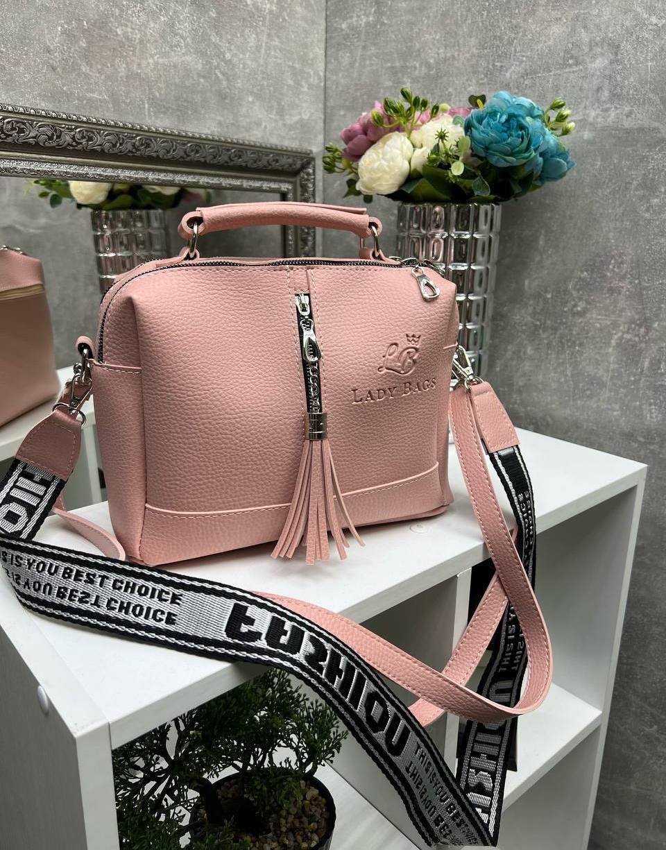 Жіноча сумка валізка з двома ременями сумочка через плече красива пудрова шкірзам, фото 1