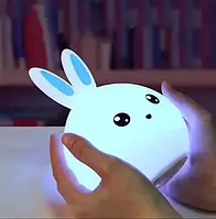Детский силиконовый настольный ночник-светильник на батарейках зайчик