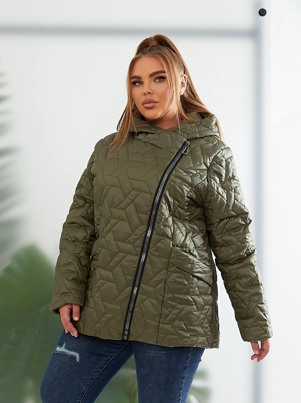 Жіноча демісезонна куртка на синтепоні з косою змійкою та капюшоном, батал великі розміри, фото 1