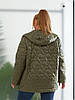 Жіноча демісезонна куртка на синтепоні з косою змійкою та капюшоном, батал великі розміри, фото 4