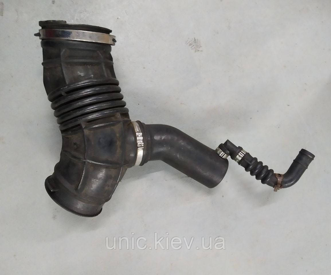 Патрубок повітряного фільтра Рено Еспейс VI 8200181439-8200217386 б/в