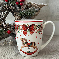 Новогодняя фарфоровая чашка Рождественская Фантазия 400 мл