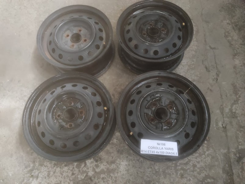 No198 Б/у диск R14 4x100 ET45 DIA 54,1 для Toyota Corolla yaris