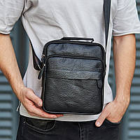 Шкіряна чоловіча наплічна сумка чорного кольору Leather Collection