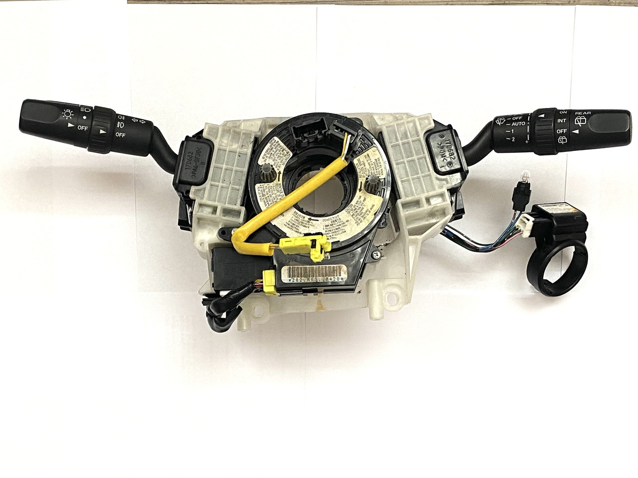 Перемикач підрулевий mazda 3 17d682 / 17D682D / 17e675