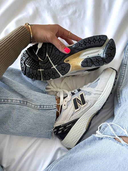 Gray suede new balance clearance