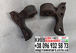 Кронштейн опора редуктора переднього Kia Sorento 535413E800