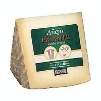 Выдержанный сыр Hacendado Aged spicy sheep and goat cheese Hacendado, 370 гр. Доставка з США від 14 днів -