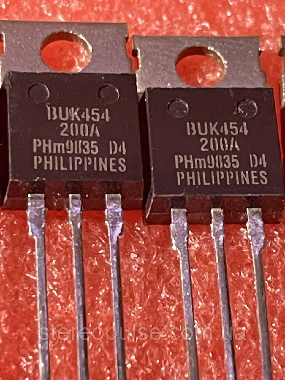 Транзистор  MOSFET  BUK454 - 200A
