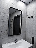 Прямоугольное зеркало с закругленными краями в металлической раме 120х80 см