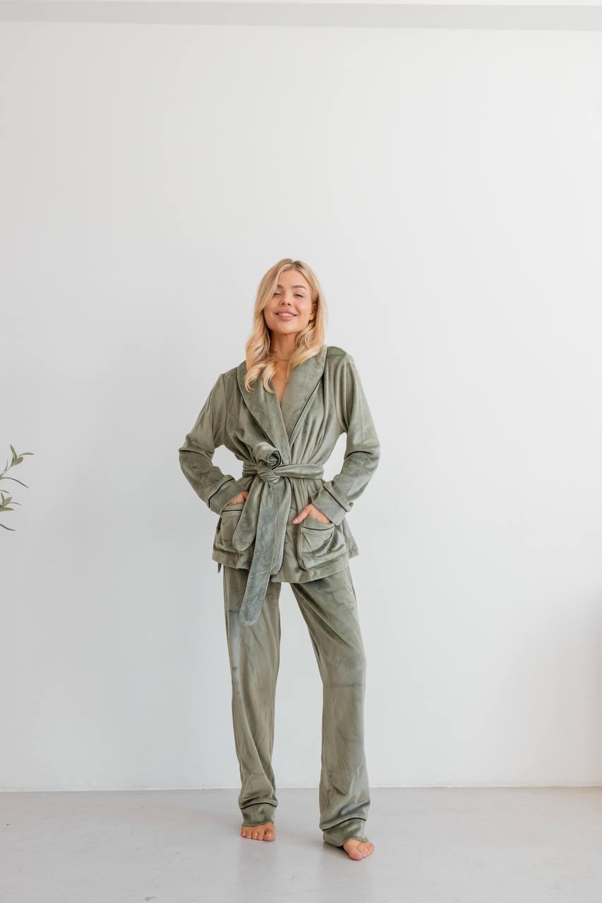 Тепла зимова велюрова плюшева жіноча піжама на запах зі штанами домашній костюм колір фісташковий, фото 1