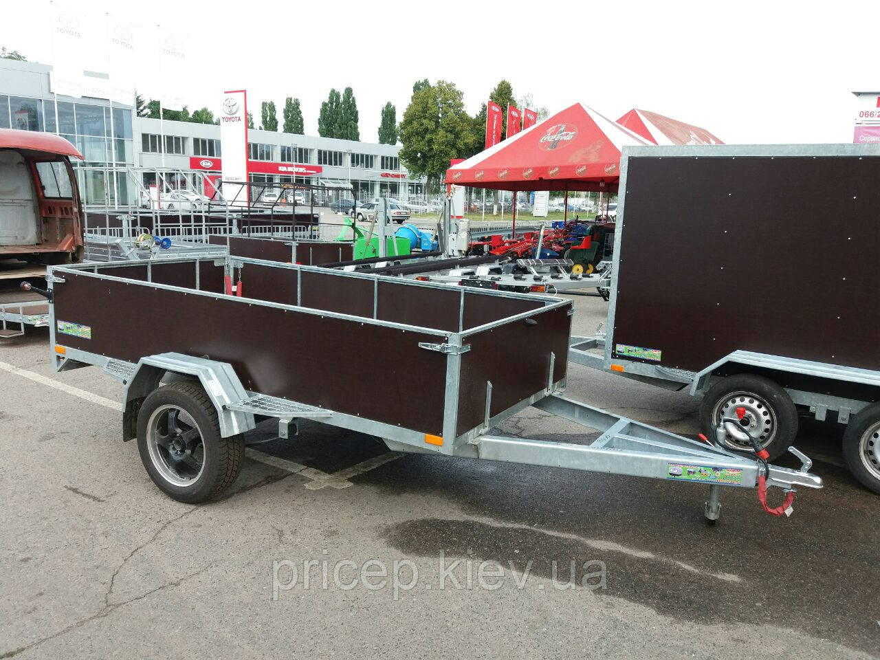 Причіп бортовий односний 3,06 м х 1,56м. Повна маса 1700 кг.