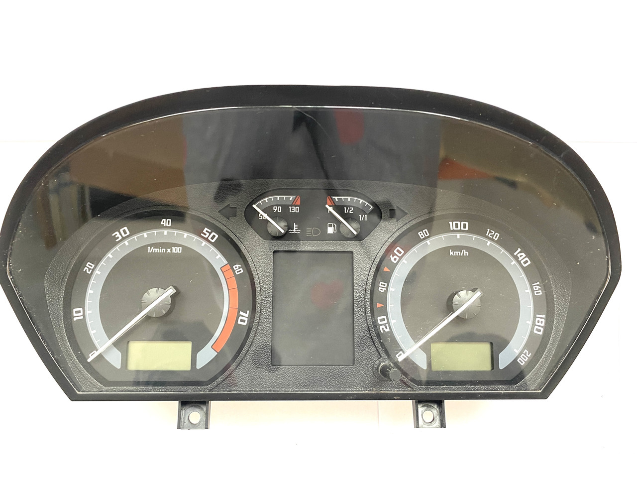 Панель приладів skoda fabia 1.9 tdi 88311298 / 6Y0920881M