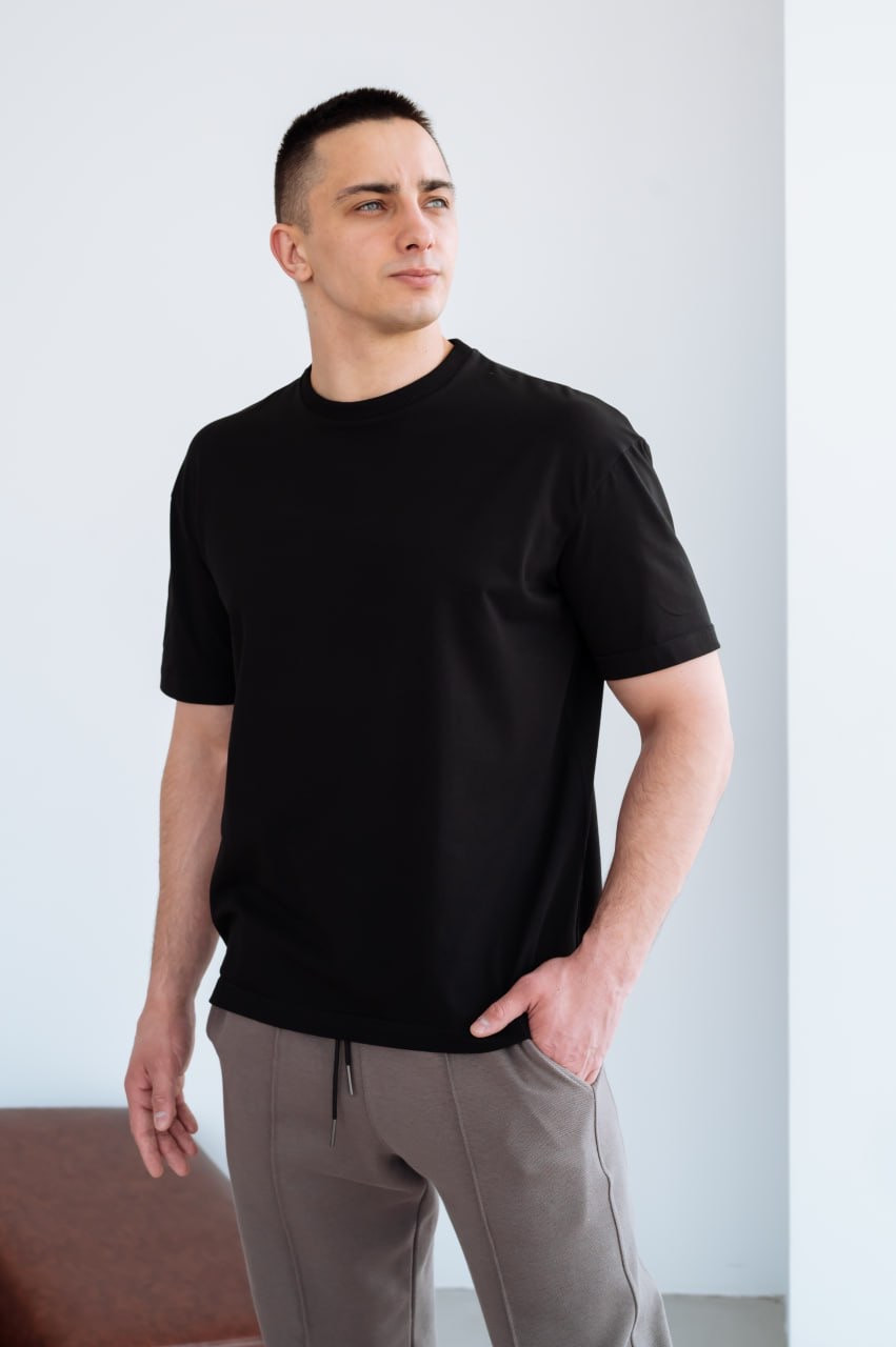 Чоловіча однотонна футболка чорна Україна, фото 1