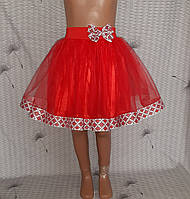 Дитяча спідничка з фатину з широкою стрічкою з червоним орнаментом, розмір 104