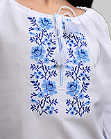 Белая вышиванка хлопковая для девочки с синим орнаментом, детская вышитая сорочка белого цвета Размер 116
