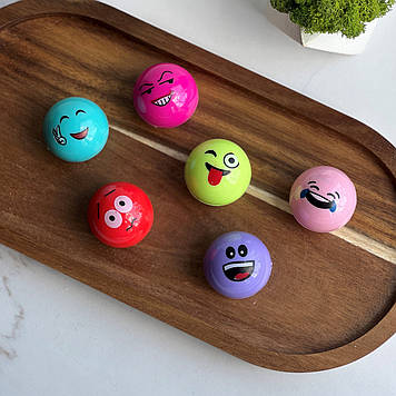 Бальзам для губ Смайлик Magic LipBalm кольоровий