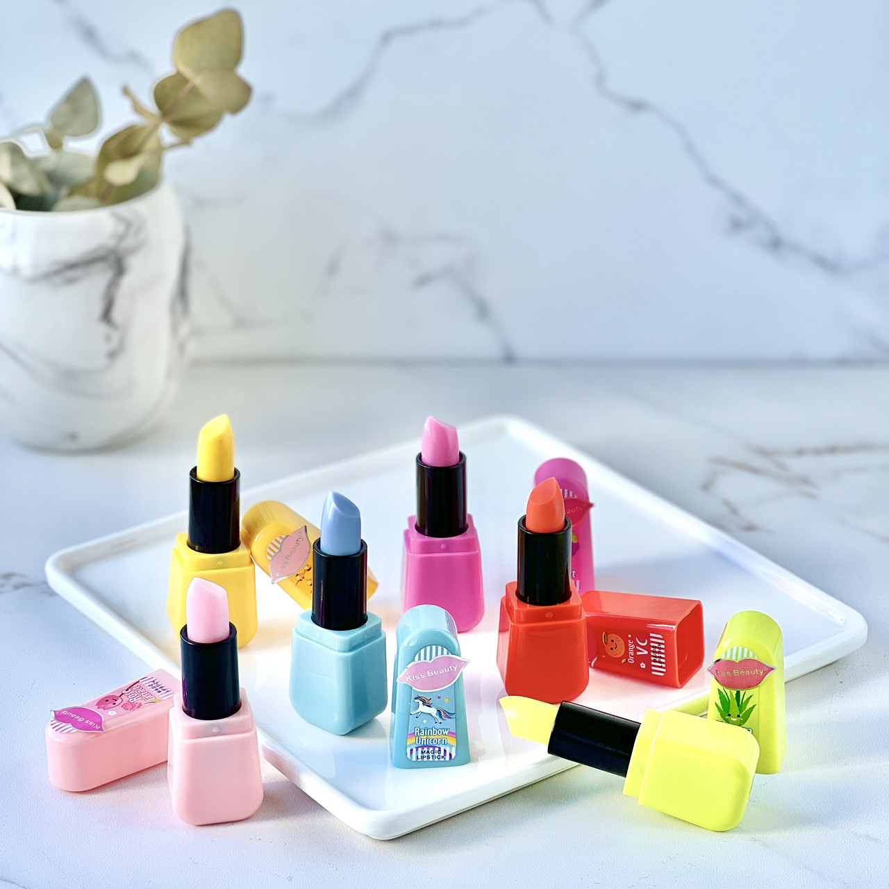Бальзам для губ кольоровий Kiss Beauty