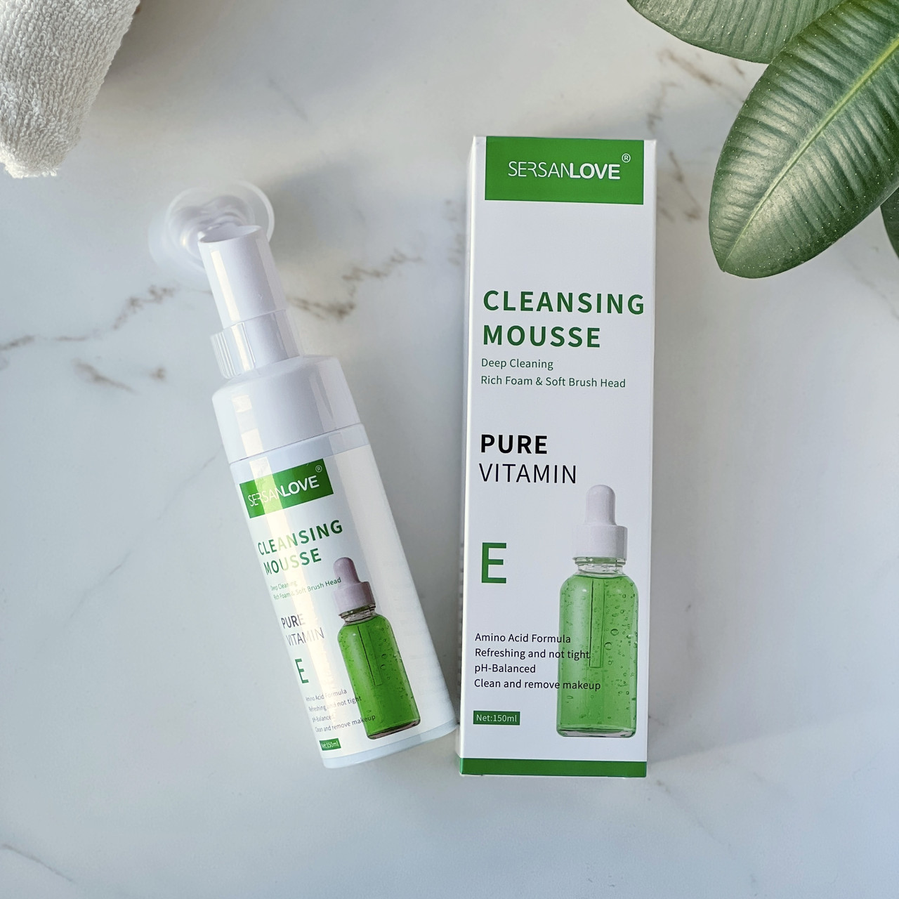 Пінка-мус з щіточкою Pure vitamin E Cleansing Mousse Sersanlove