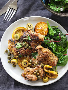 Соте из курицы с оливками, каперсами и лимонами 1