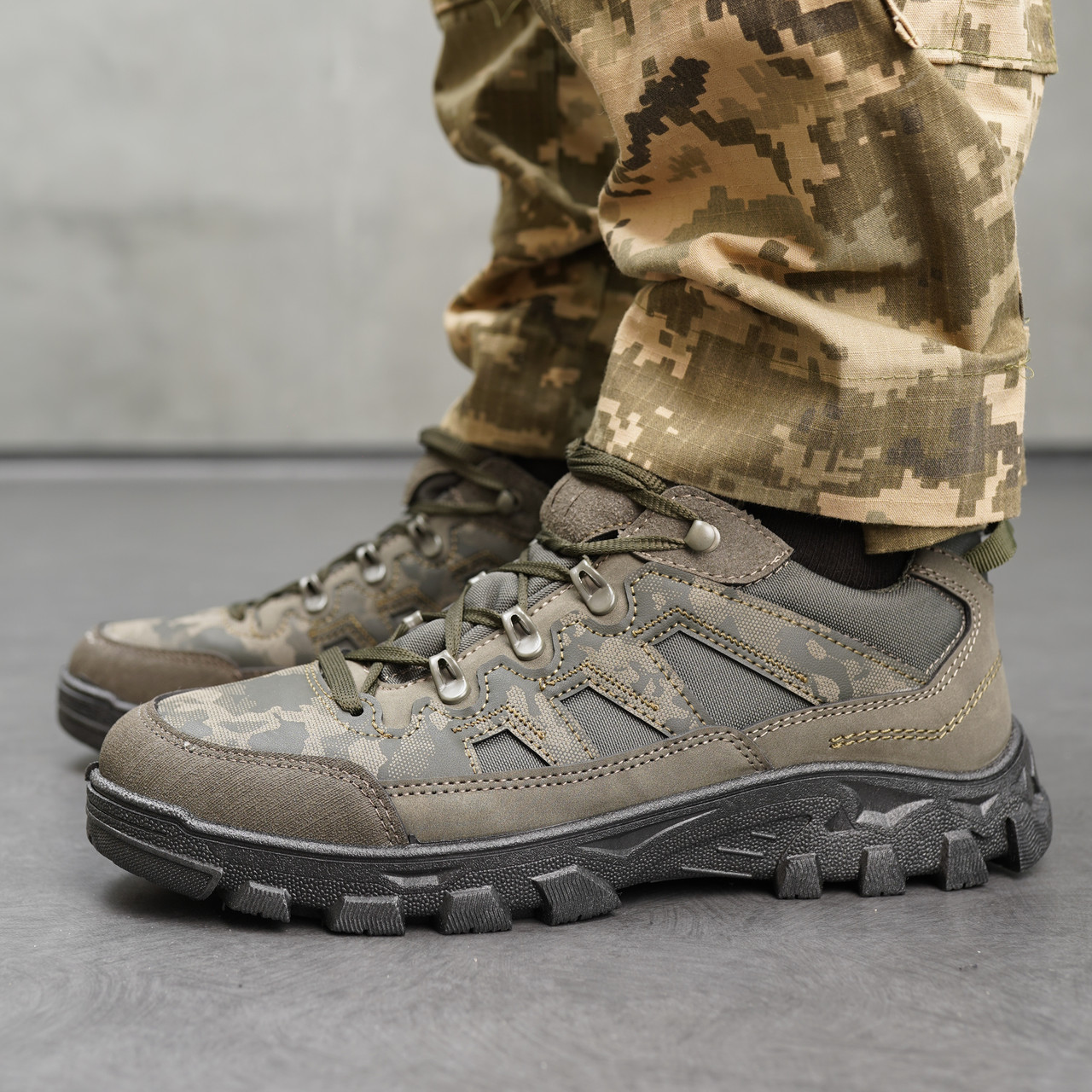 Чоловічі демісезонні непромокаючі тактичні кросівки