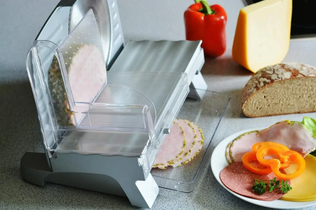 Машинка для нарезки колбасы 0 20 мм Слайсеры для сыра Blaupunkt FMS501 (Слайсер металлический пищевой) - фото 7 - id-p1943416296