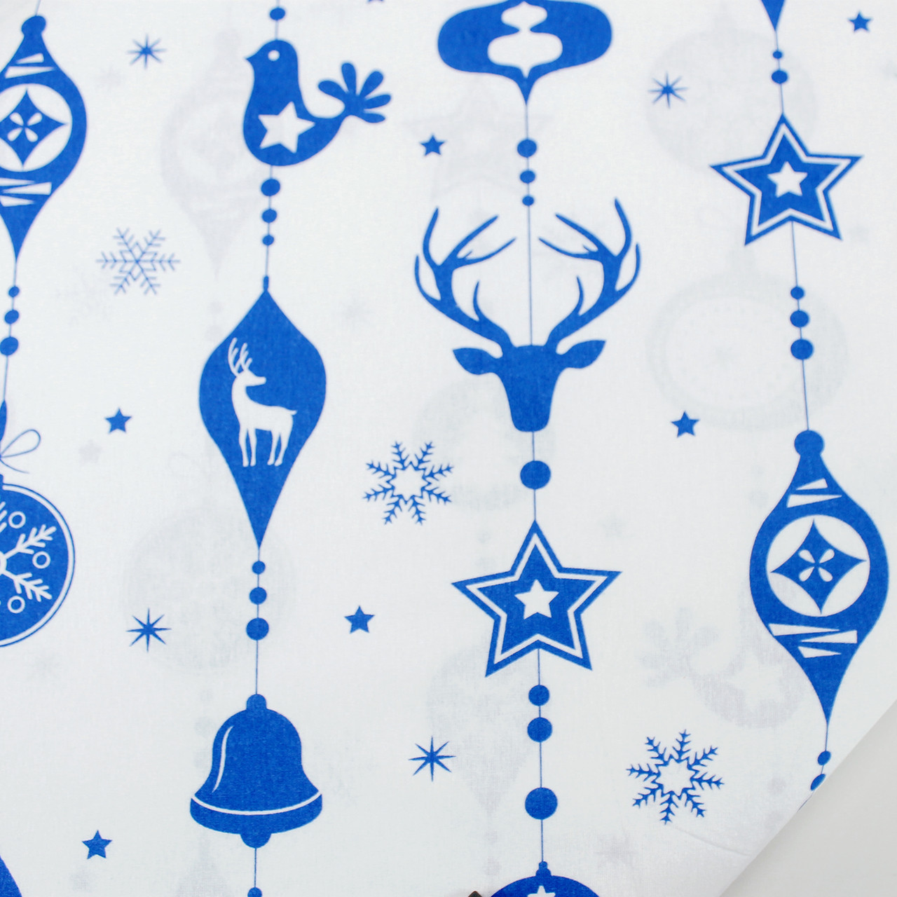 Новорічна тканина "Гірлянда новорічних іграшок з малюнками" сині на білому тлі No 1235, фото 1