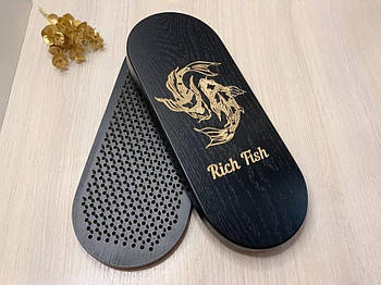 Дошка Sadhu чорна Крок - 10мм з гравіюванням «Rich Fish»