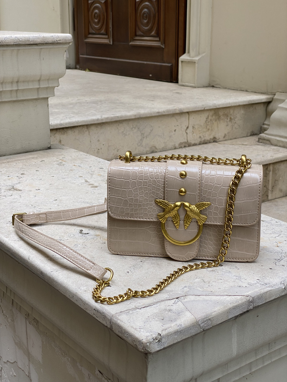 Жіноча сумка рептилія крос-боді з пташками бежева, фото 1